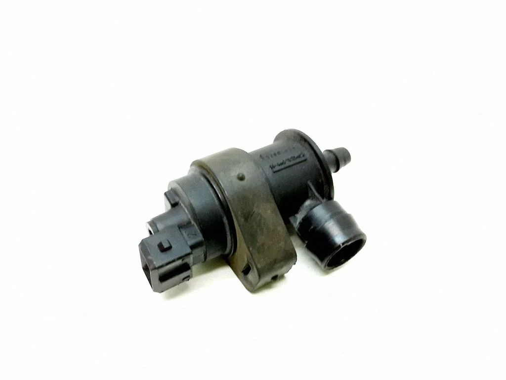 Vacuum valve 8653908