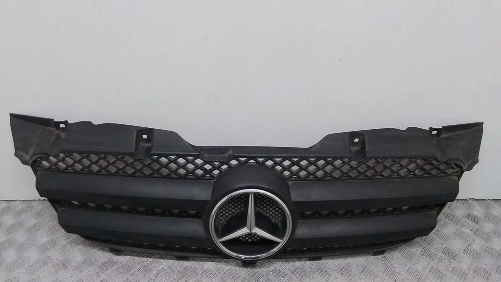 Front grill A9068800385
