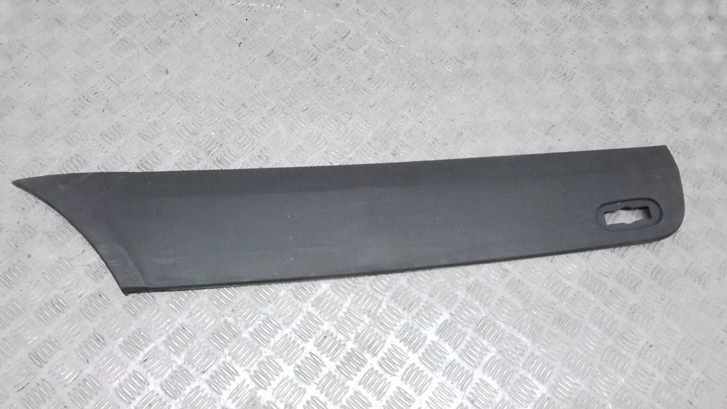 Listwa drzwi tylnych A9066901962