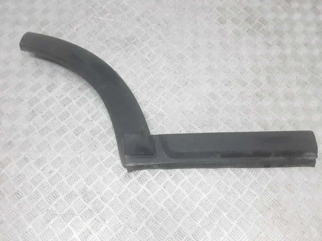 Tagaukse liist (mold) – Land Rover Discovery 3 - LR3 (2005-2009)
