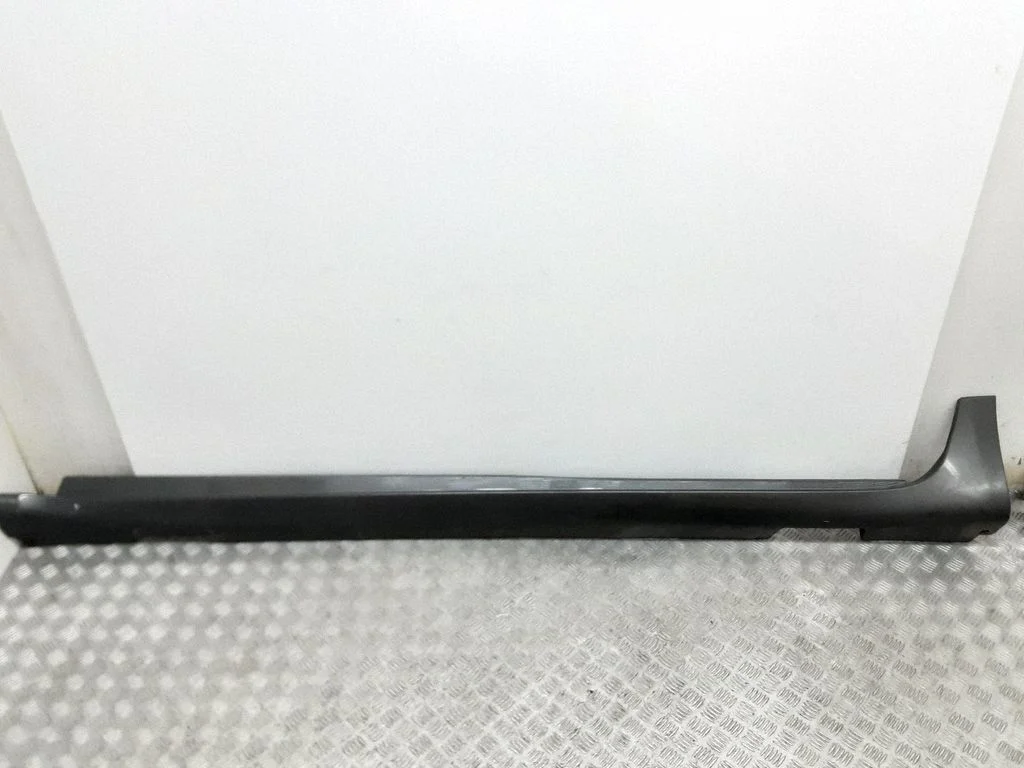Sill – Chrysler Pacifica (2017-)