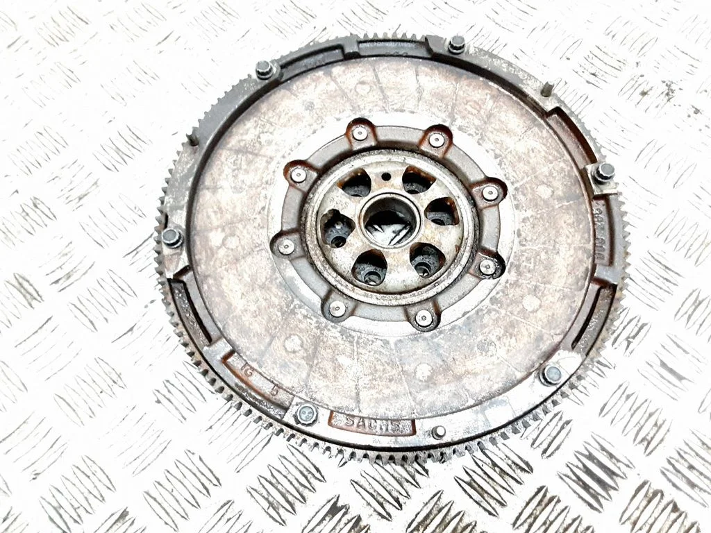Dual mass flywheel – Volkswagen Passat CC (2008-2016)