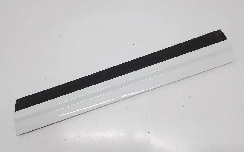 Front door trim (molding) – Porsche Cayenne (92A) (2010-2017)