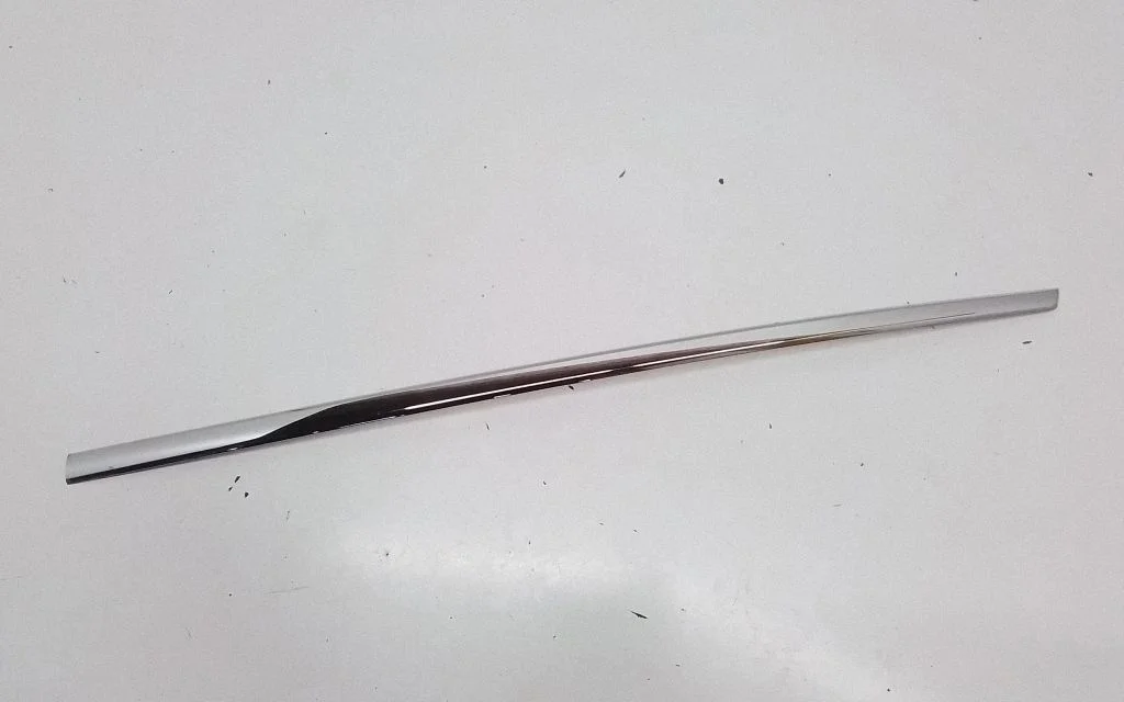 Front door trim (molding) A2047200680