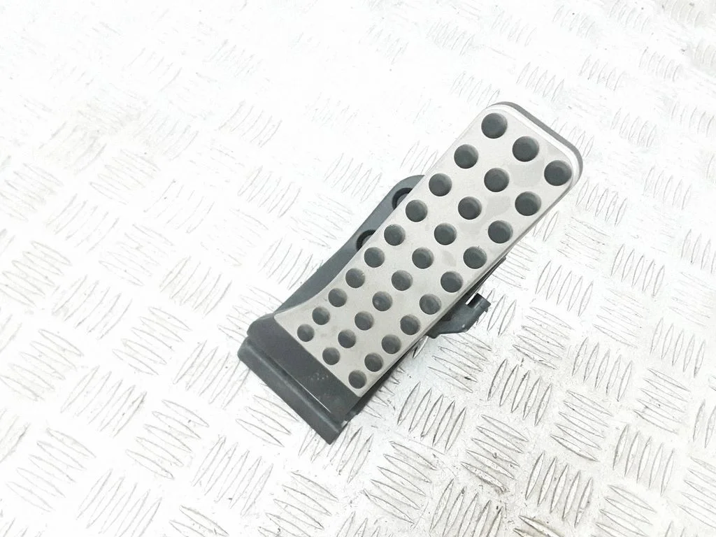 Accelerator throttle pedal A2233000100