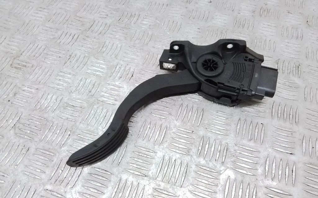 Accelerator throttle pedal – Volvo XC60 (2017-)