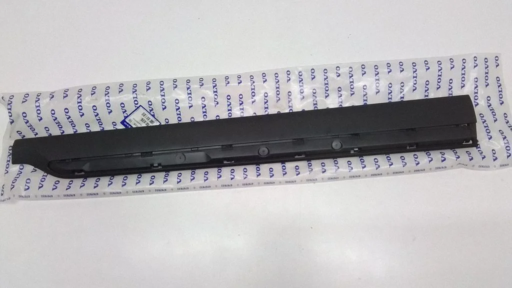 Front door trim (molding) 31448428