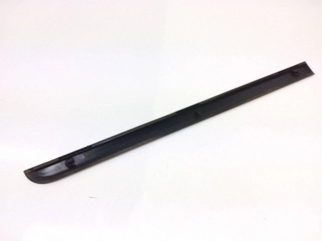 Front door trim (molding) – Volvo XC90 (2003-2006)