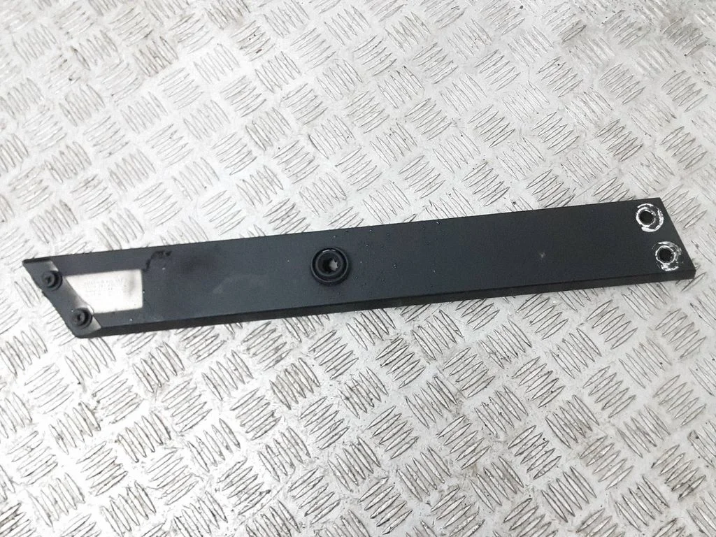 Radiator support slam panel bracket – Audi A8 S8 D4 4H (2010-2016)