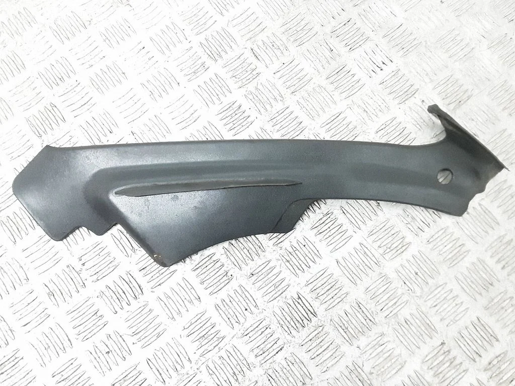 Under headlight/headlamp trim – Audi A7 S7 4G (2011-2017)