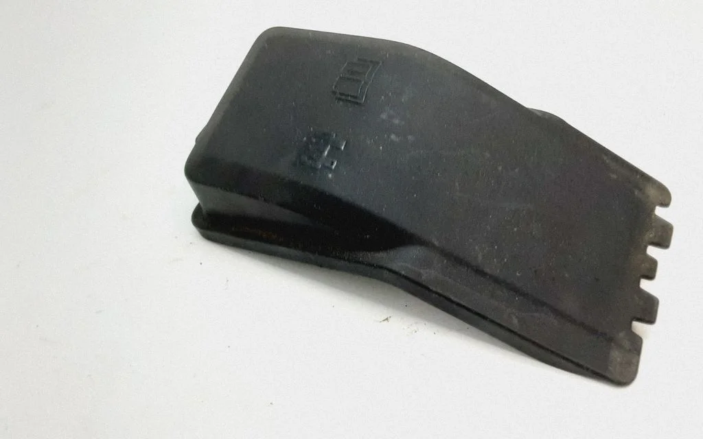 Fuse box cover 31337340