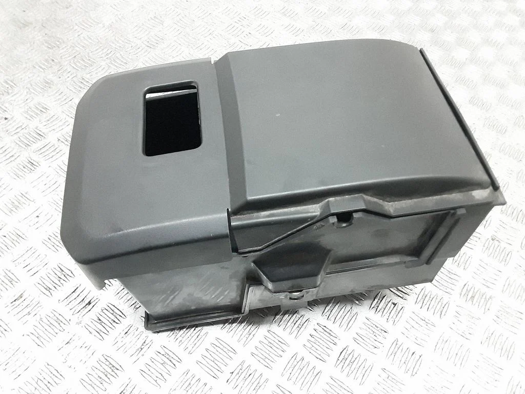 Aku kast – Volvo V50 (2004-2007)