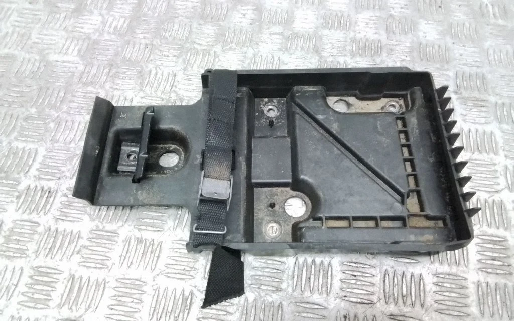 Battery tray – Volvo S90, V90 (2016-)