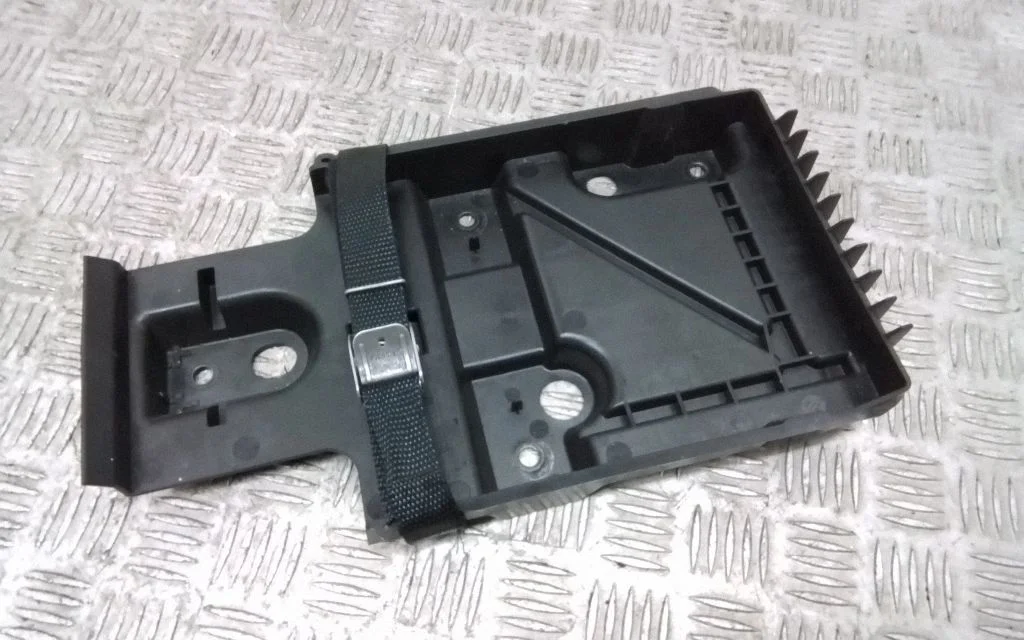 Battery tray – Volvo S90, V90 (2016-)