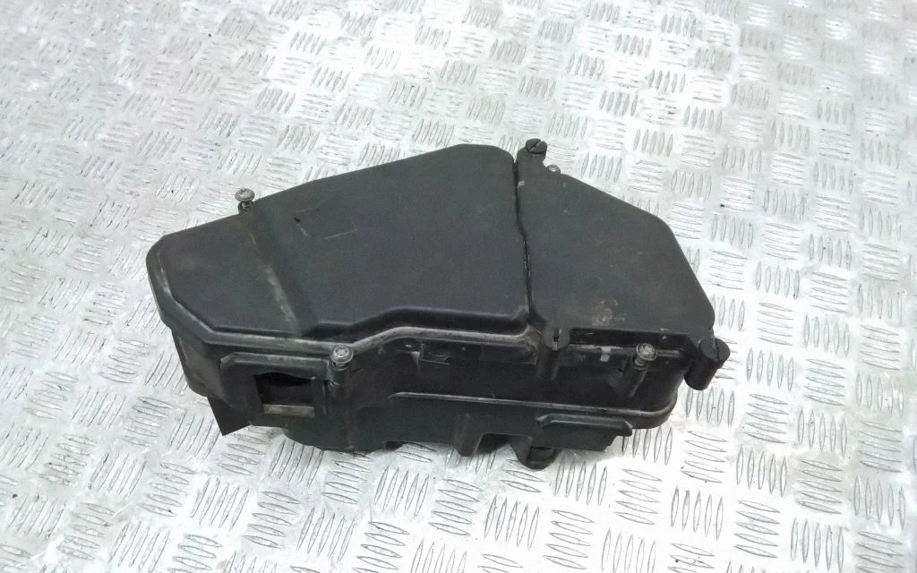 Fuse box set 7L0937576B