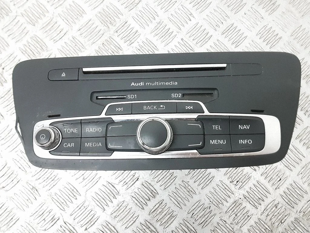 Radio, odtwarzacz CD/DVD, nawigacja 8U1035192A