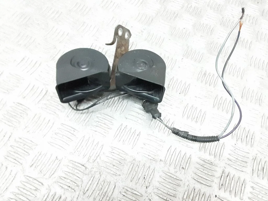 Horn signal A046522