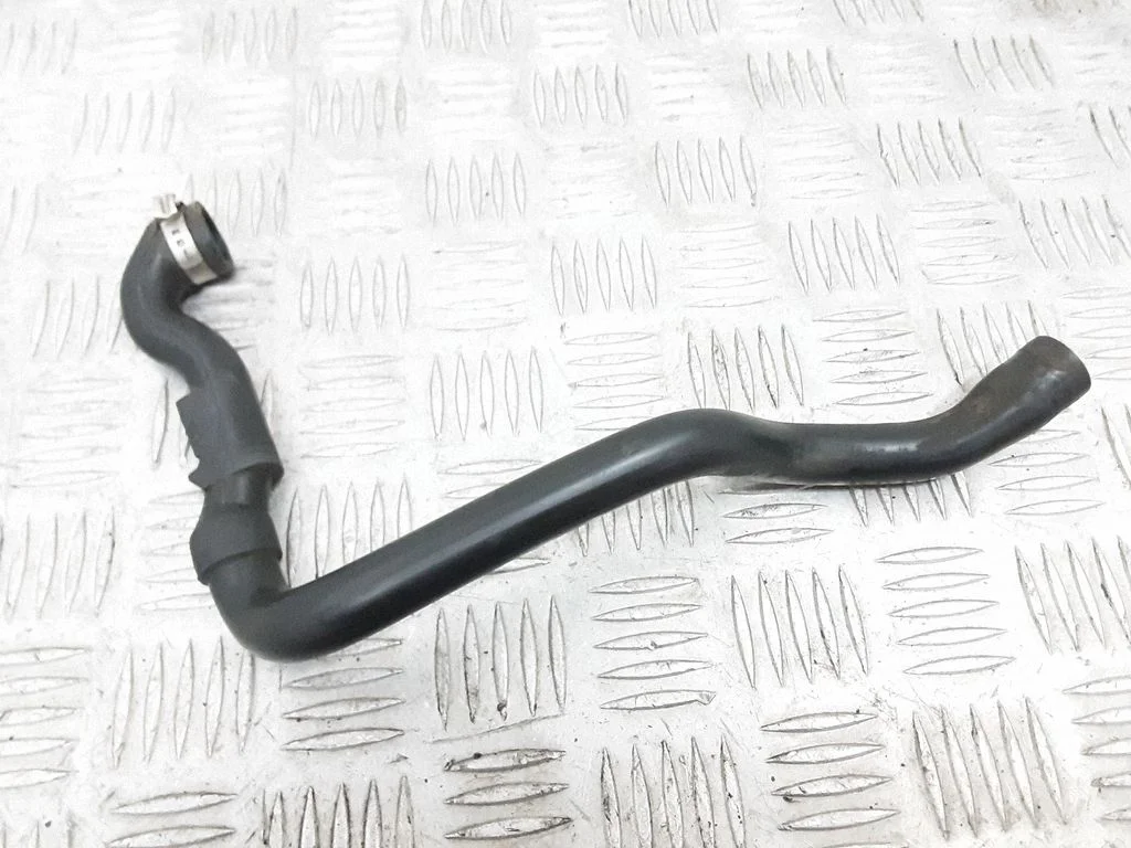 Breather/breather pipe/hose – Volvo V70 (2005-2008)