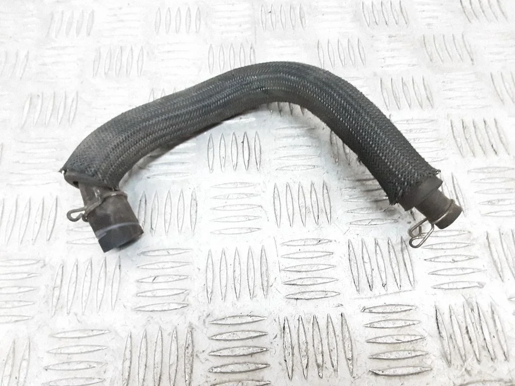Breather/breather pipe/hose – Toyota RAV 4 (XA30) (2006-2016)