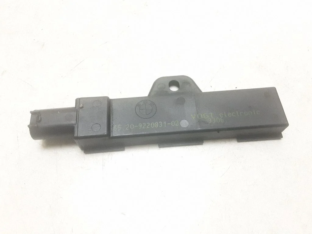 Interior comfort aerial antenna – BMW 7 Series F01 F02 F03 F04 (2008-2016)