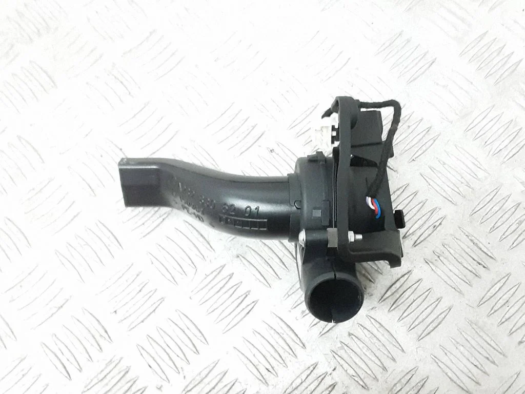 Muu armatuurlaua osa A2329067500