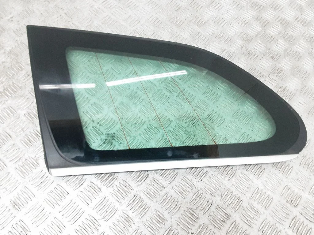 Rear side window 98026