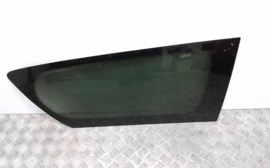 Rear side window 68238494AC