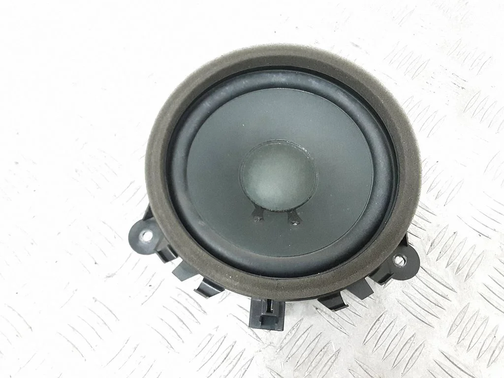Tagaukse kõlar(id) 30657445