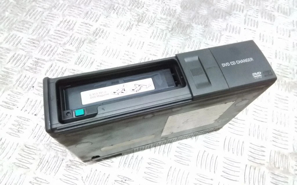 CD/DVD changer – BMW 7 Series E65 E66 (2001-2008)