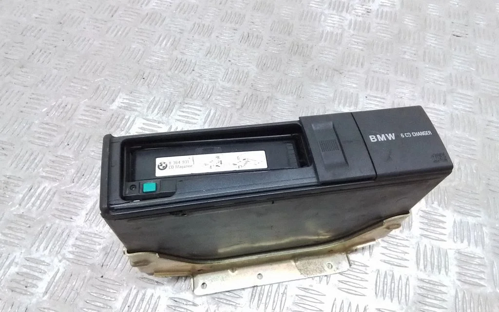 CD/DVD changer – BMW 5 Series E39 (1996-2003)