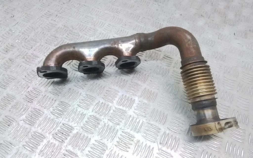 Exhaust manifold – front