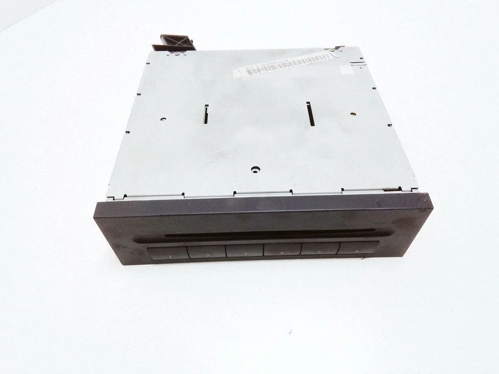 CD/DVD changer – Mercedes-Benz E-Class W211 (2002-2009)