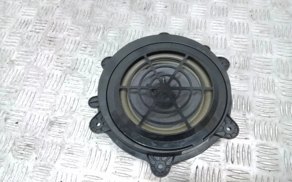 Rear door speaker – Porsche Cayenne (92A) (2010-2017)