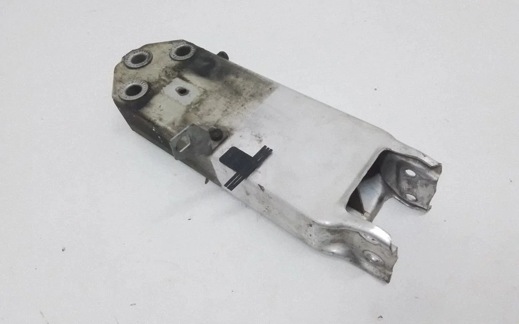 Priekšējā bampera trieciena slāpētājs 7158893