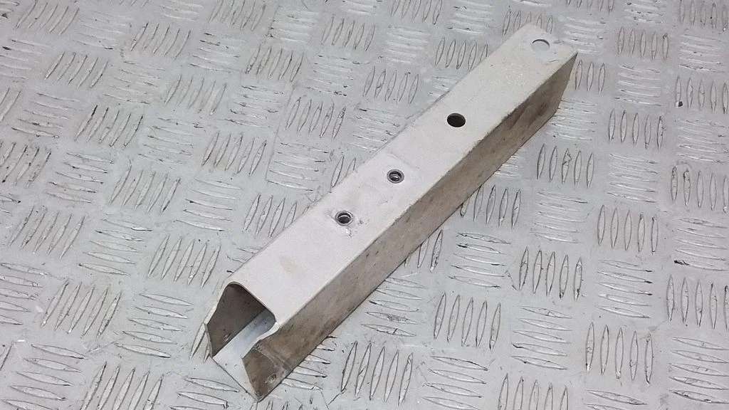 Esistange löögisummuti 7273399