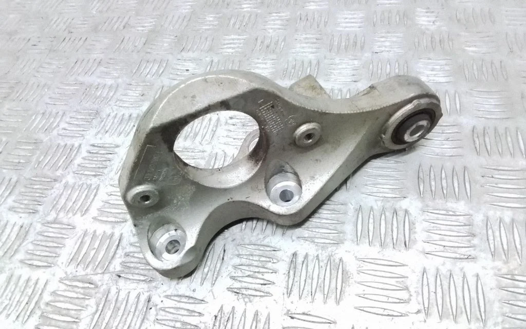Driveshaft support bearing bracket – Volvo S90, V90 (2016-)