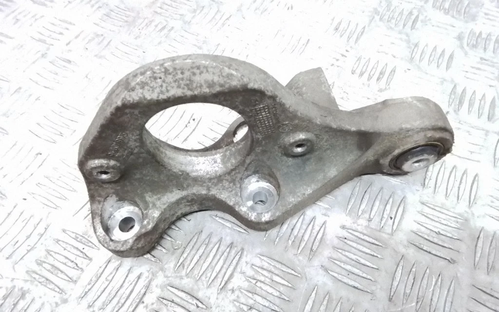 Driveshaft support bearing bracket – Volvo S90, V90 (2016-)