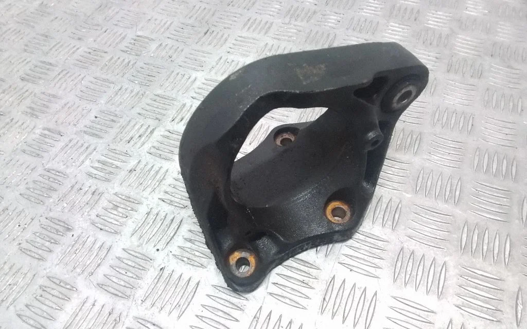 Driveshaft support bearing bracket – Volvo S60 (2014-2018)