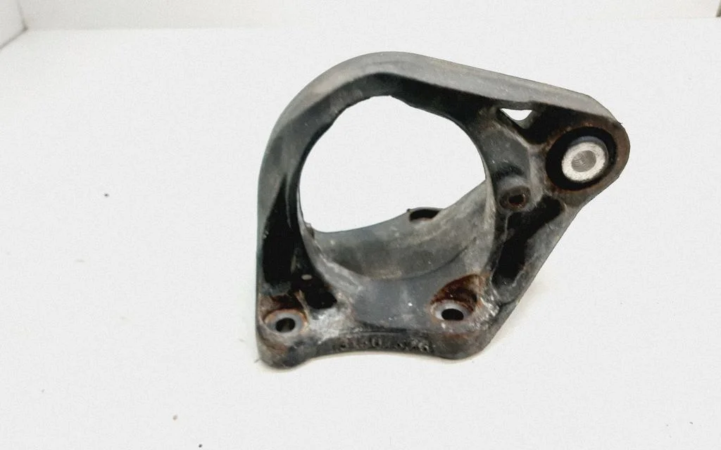 Driveshaft support bearing bracket – Volvo XC60 (2014-2016)