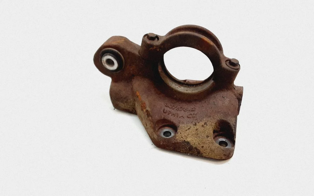 Driveshaft support bearing bracket – Volvo XC60 (2009-2013)