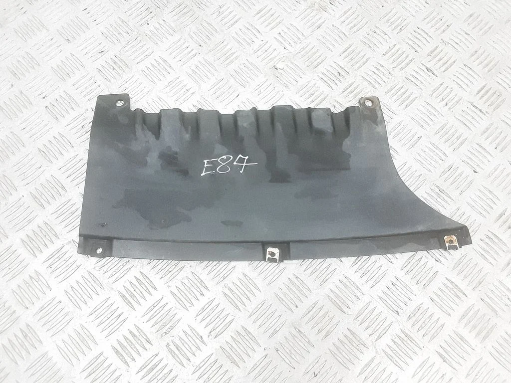 Osłona podwozia pod zderzakiem tylnym – BMW Seria 1 E81 E87 (2004-2011)