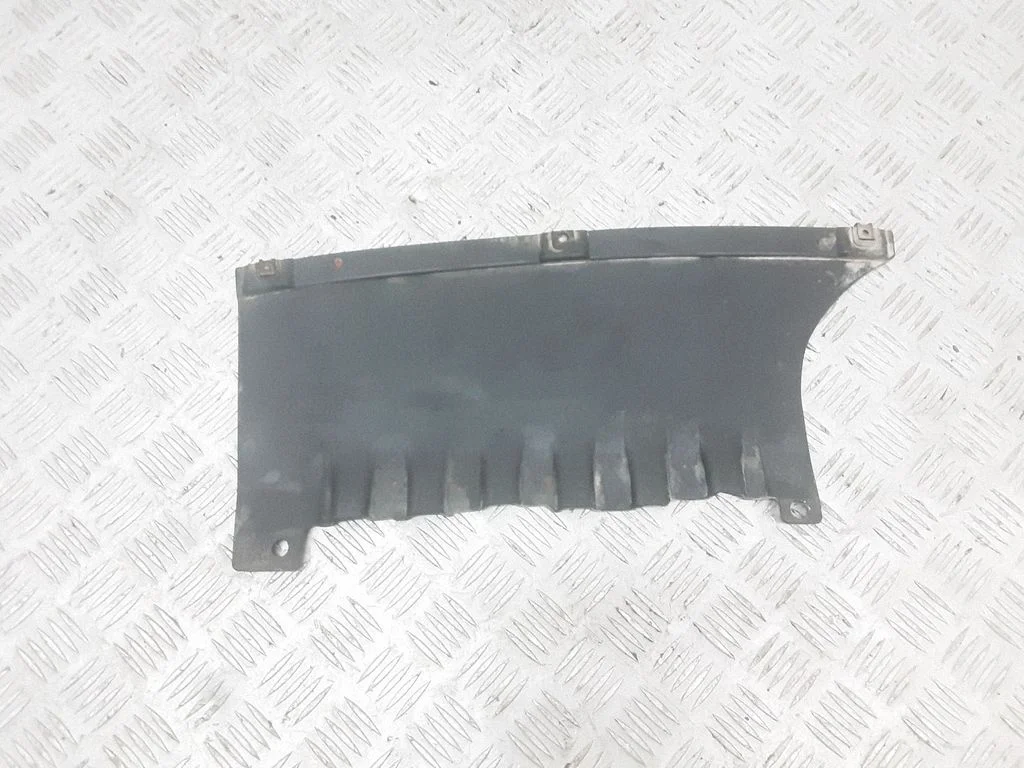 Osłona podwozia pod zderzakiem tylnym – BMW Seria 1 E81 E87 (2004-2011)
