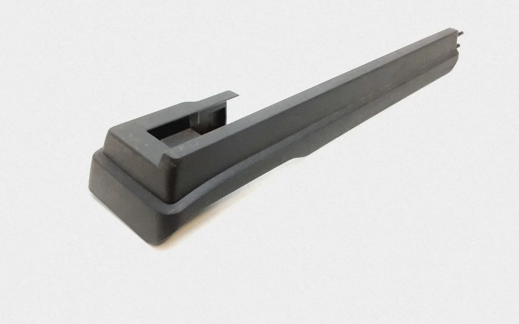 Front driver seat rail trim 30662559