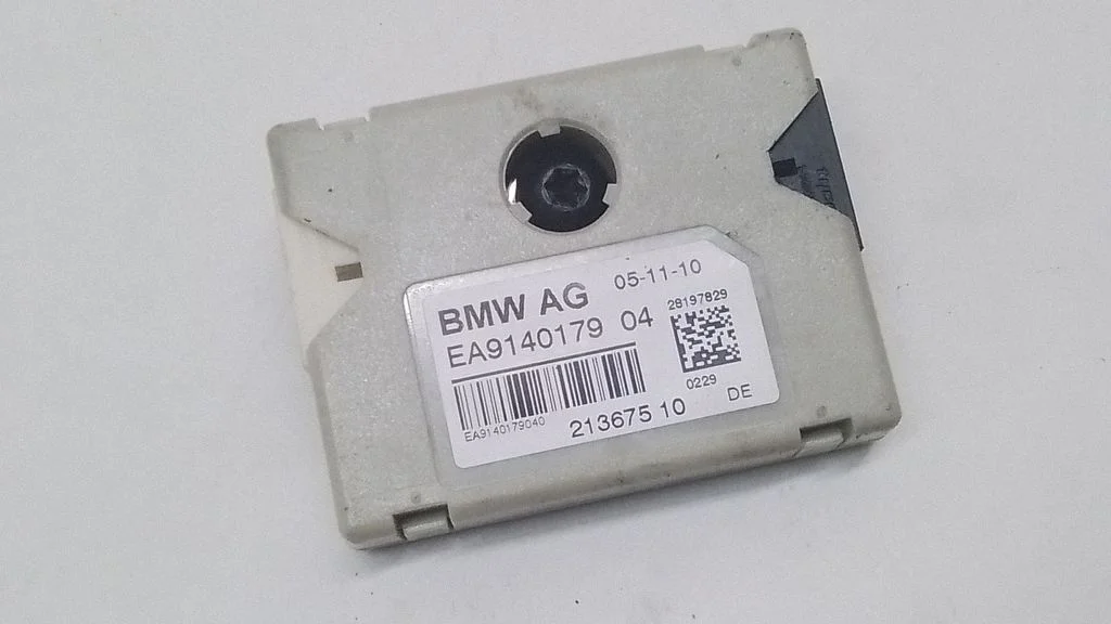 Aerial antenna filter – BMW 7 Series F01 F02 F03 F04 (2008-2016)