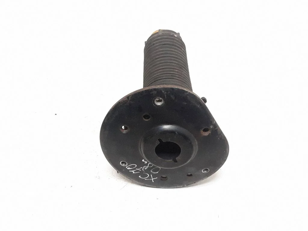 Coil spring mount – Volvo XC70 (2008-2013)