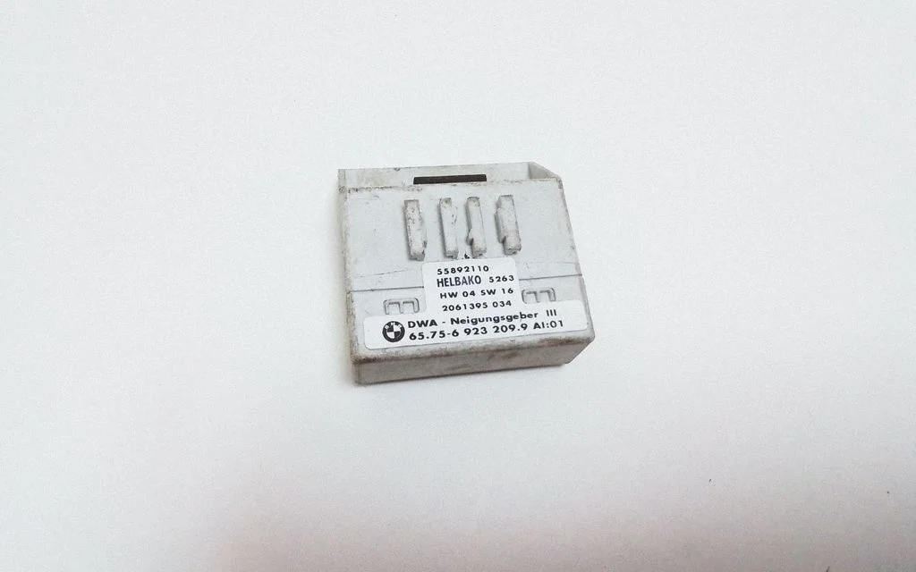 Yaw turn rate sensor – BMW X5 E53 (1999-2006)