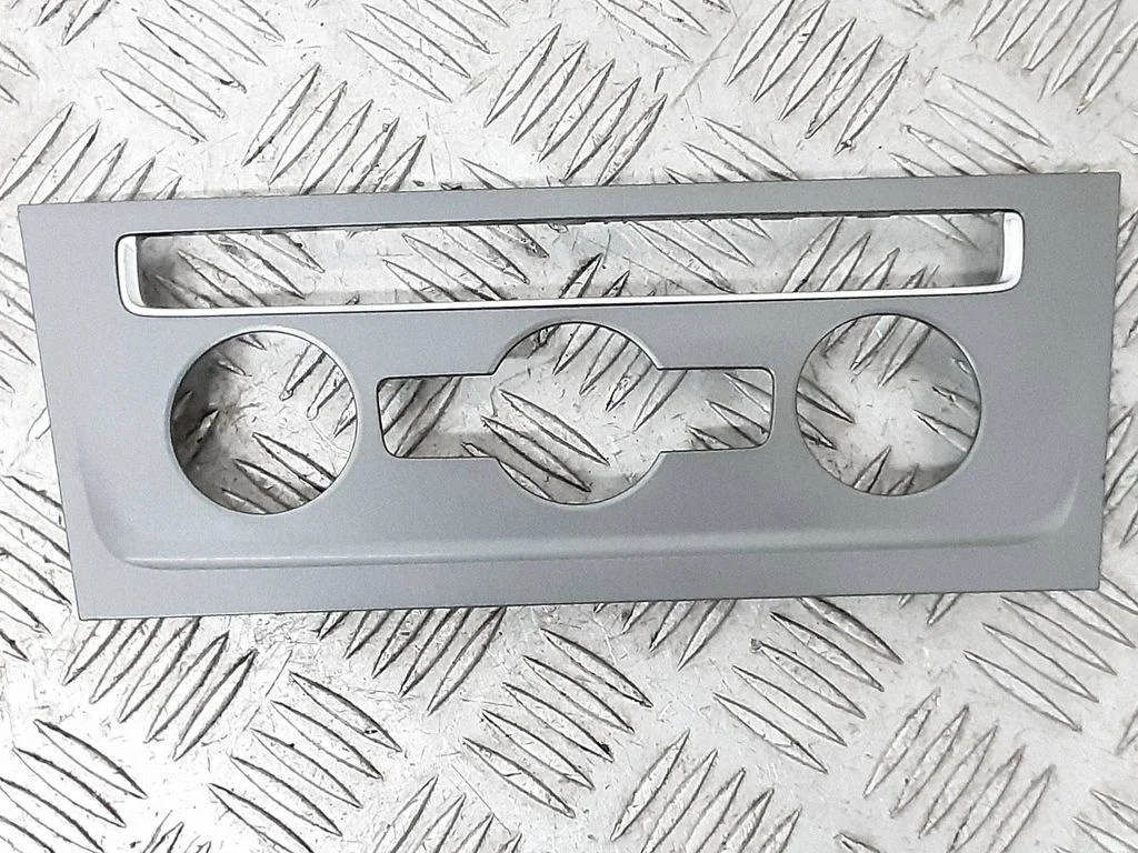 Climate control/heater control trim – Volkswagen e-Golf (2014-)