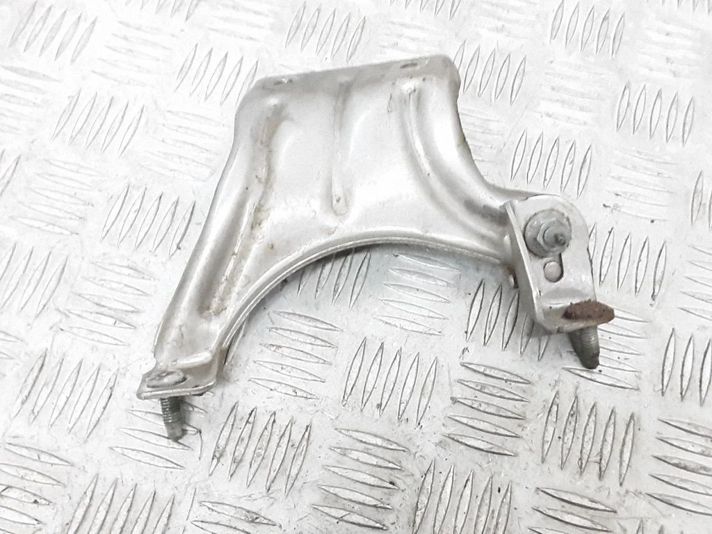 Summuti kinnitus/ hoidik – Seat Leon (5F) (2012-2019)