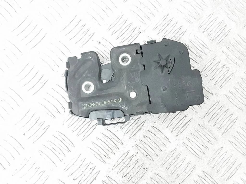 Seat back rest lock catch – Mercedes-Benz AMG GT C192 (2023-)