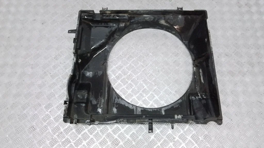 Radiaatori iluliist – Nissan Navara D40 (2004-2015)